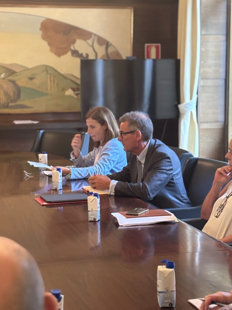 Banku ez den finantzaketari buruzko elkarrizketa bultzatzen 1 IMG 0500