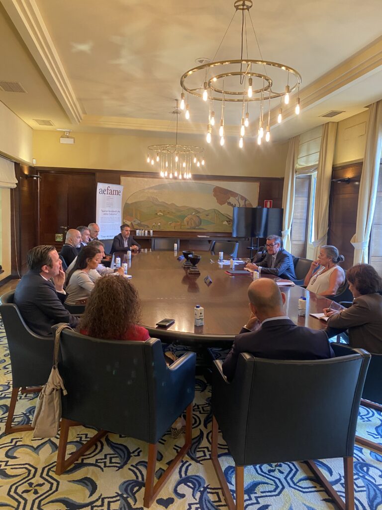 Banku ez den finantzaketari buruzko elkarrizketa bultzatzen 3 IMG 3203