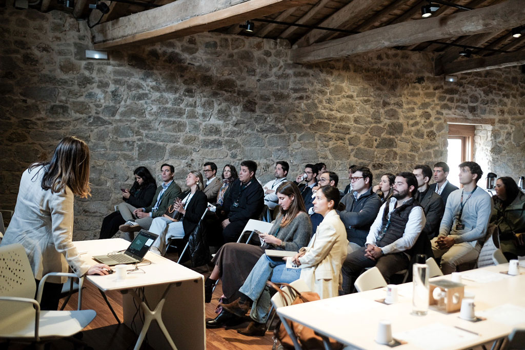 Kimua celebra en Vitoria su IX Asamblea Anual y refuerza su papel en el relevo generacional de la empresa familiar 5 aefame kimua celebra en vitoria su ix asamblea anual 04