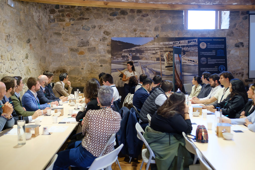 Kimua celebra en Vitoria su IX Asamblea Anual y refuerza su papel en el relevo generacional de la empresa familiar 11 aefame kimua celebra en vitoria su ix asamblea anual 11