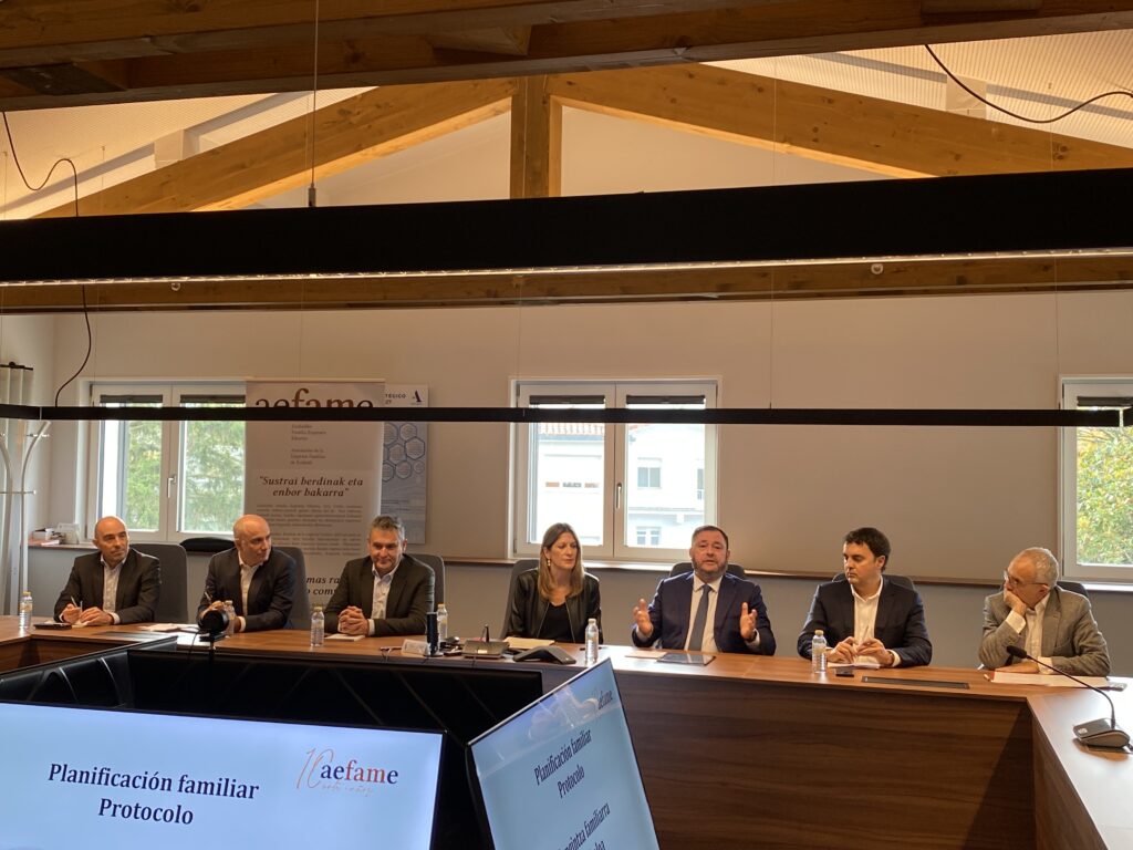 Jornada sobre Planificación Familiar y Protocolo en las empresas familiares alavesas 2 IMG 3418