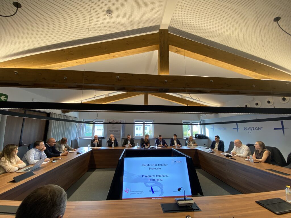 Jornada sobre Planificación Familiar y Protocolo en las empresas familiares alavesas 1 IMG 3428