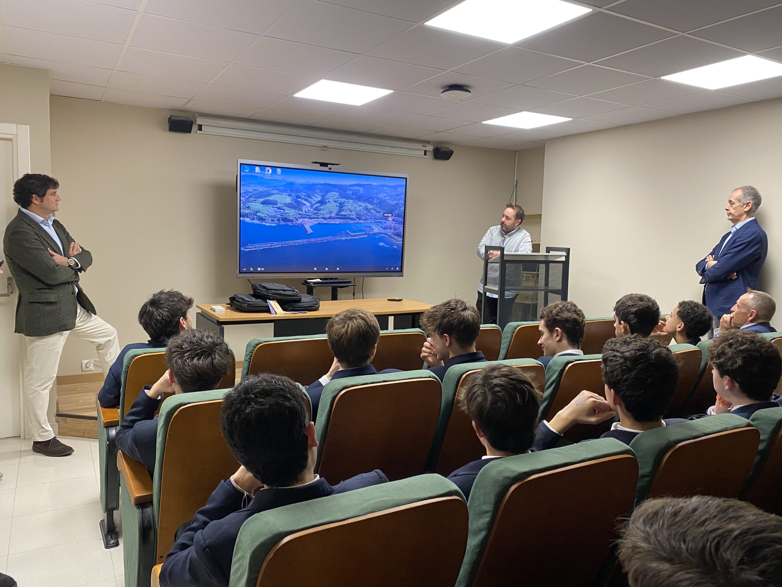 visita del colegio gaztelueta al grupo erhardt 02 scaled