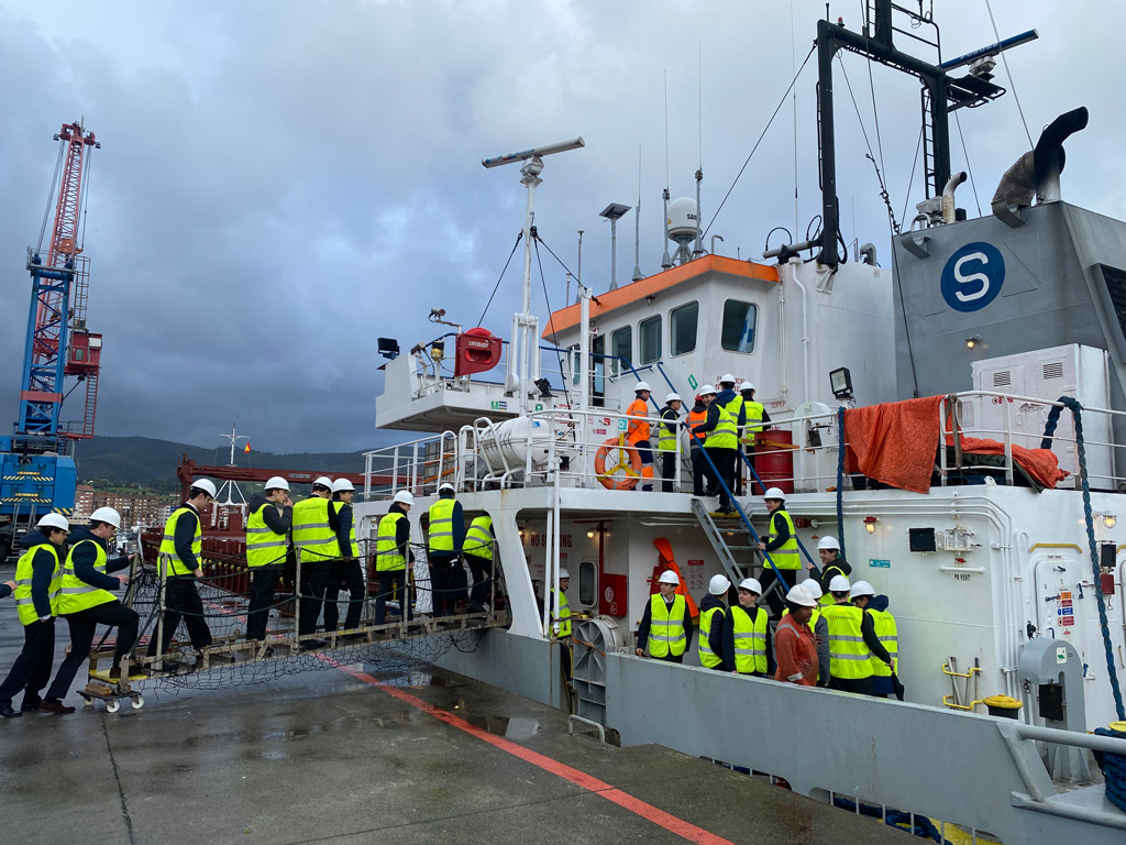 visita del colegio gaztelueta al grupo erhardt 05